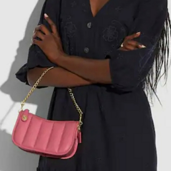 COACH | Quilted Swinger 20 Bag with Chain Strap - Picture 2 of 16